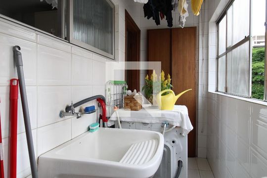 Área de Serviço de apartamento para alugar com 3 quartos, 94m² em Indianópolis, São Paulo