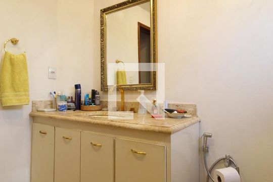 Banheiro de apartamento para alugar com 3 quartos, 94m² em Indianópolis, São Paulo