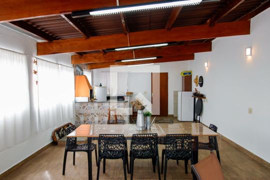 Área comum de casa à venda com 2 quartos, 125m² em Veloso, Osasco