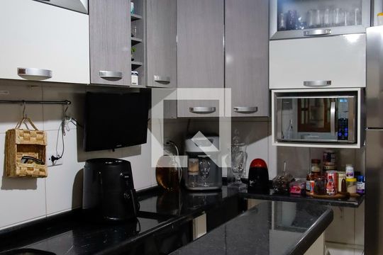 Cozinha de casa à venda com 2 quartos, 125m² em Veloso, Osasco