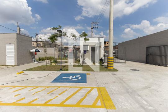 Área comum de apartamento para alugar com 2 quartos, 42m² em Fazenda Caguaçu, São Paulo