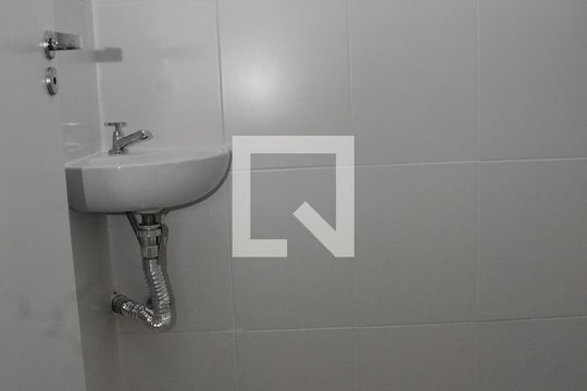 Banheiro de Serviço de apartamento para alugar com 3 quartos, 158m² em City América, São Paulo