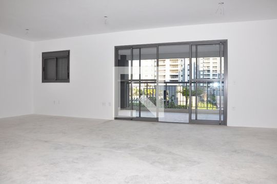 Apartamento para alugar com 3 quartos, 158m² em City América, São Paulo