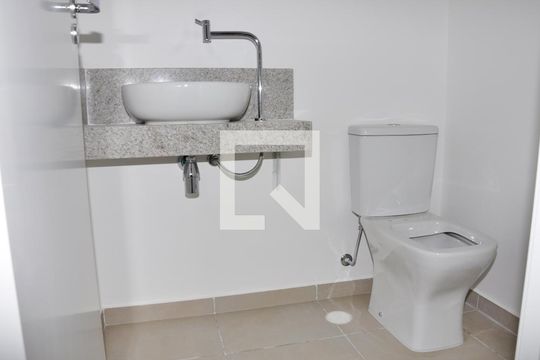 Lavabo de apartamento para alugar com 3 quartos, 158m² em City América, São Paulo