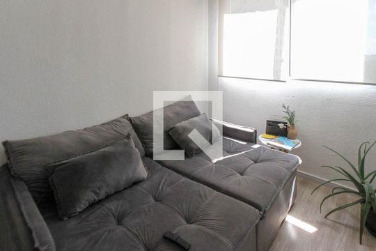 Sala de apartamento para alugar com 2 quartos, 47m² em Parque São Lourenço, São Paulo
