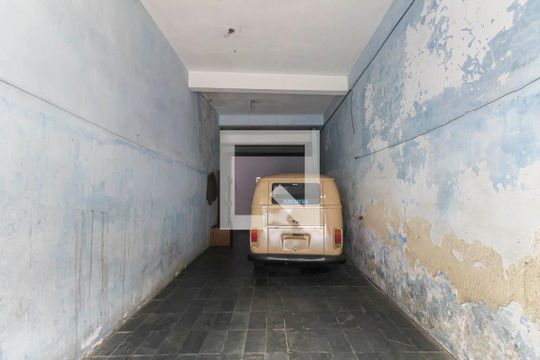 Garagem de casa à venda com 5 quartos, 125m² em Conjunto Promorar Sapopemba, São Paulo