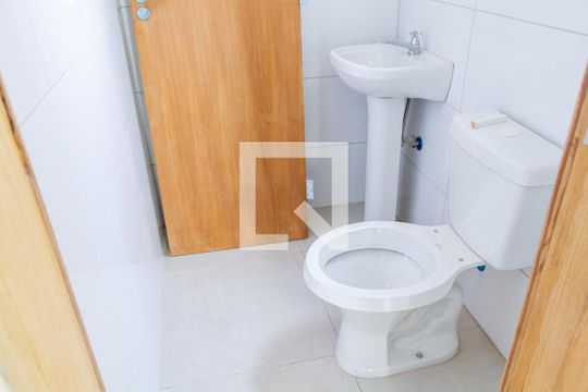 Lavabo de casa de condomínio para alugar com 2 quartos, 64m² em Vila Pereira Cerca, São Paulo