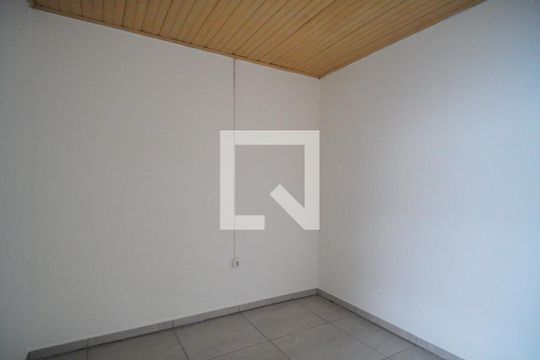 Quarto de casa para alugar com 1 quarto, 63m² em Industrial, Novo Hamburgo