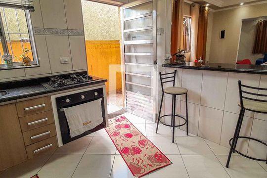 Cozinha de casa à venda com 3 quartos, 100m² em Santo Antônio, Osasco