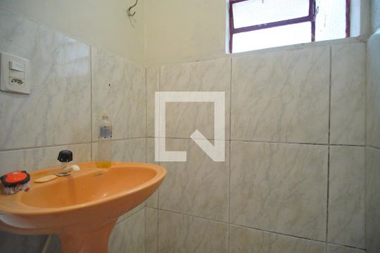 Banheiro de casa para alugar com 1 quarto, 70m² em Industrial, Novo Hamburgo