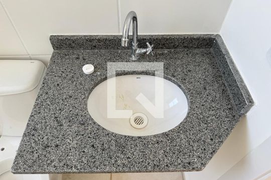 Banheiro Social de apartamento à venda com 2 quartos, 45m² em Recreio dos Bandeirantes, Rio de Janeiro