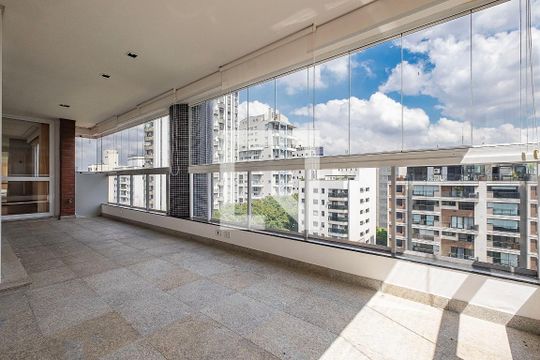 Varanda de apartamento à venda com 4 quartos, 258m² em Vila Madalena, São Paulo