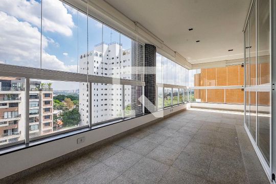 Varanda de apartamento à venda com 4 quartos, 258m² em Vila Madalena, São Paulo