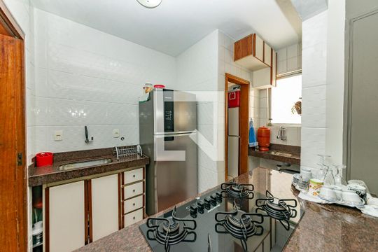 Cozinha de apartamento à venda com 3 quartos, 97m² em Barro Preto, Belo Horizonte