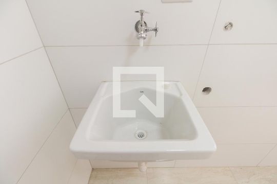 Área de Serviço  de apartamento para alugar com 2 quartos, 50m² em Vila Carrão, São Paulo