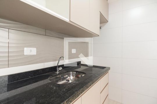 Cozinha  de apartamento para alugar com 2 quartos, 50m² em Vila Carrão, São Paulo