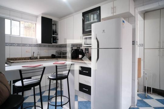 Cozinha de apartamento à venda com 2 quartos, 48m² em Conjunto Habitacional Padre Manoel de Paiva, São Paulo