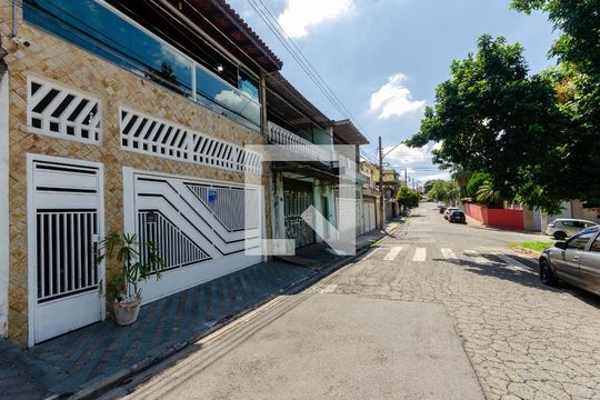 Fachada de casa para alugar com 3 quartos, 300m² em Jardim Sao Ricardo, São Paulo