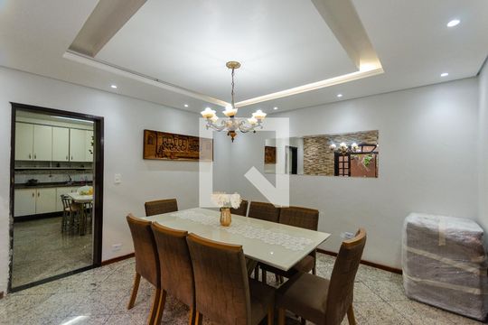 Sala de jantar de casa para alugar com 3 quartos, 300m² em Jardim Sao Ricardo, São Paulo