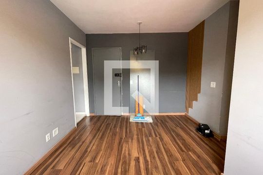 Sala de apartamento para alugar com 2 quartos, 45m² em Jardim Celeste, São Paulo