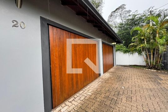 Garagem de casa à venda com 3 quartos, 942m² em Feitoria, São Leopoldo