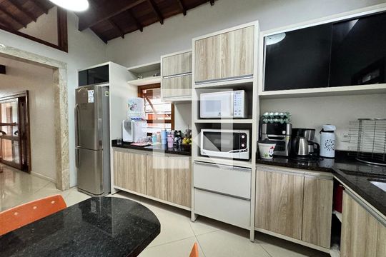 Cozinha de casa à venda com 3 quartos, 942m² em Feitoria, São Leopoldo