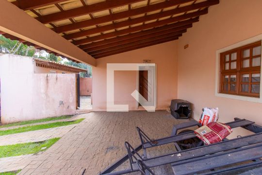 Garagem de casa de condomínio para alugar com 4 quartos, 500m² em Parque São Paulo, Cotia