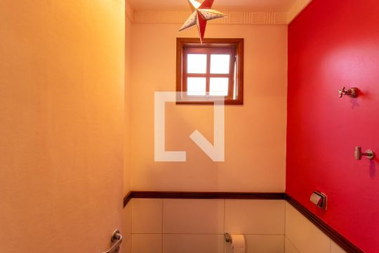 Lavabo de casa de condomínio para alugar com 4 quartos, 500m² em Parque São Paulo, Cotia