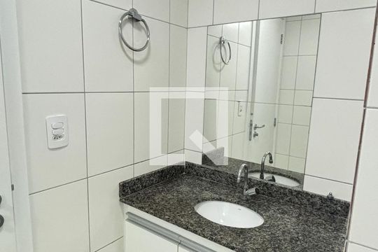 Banheiro Social de apartamento à venda com 2 quartos, 60m² em Jardim, Santo André