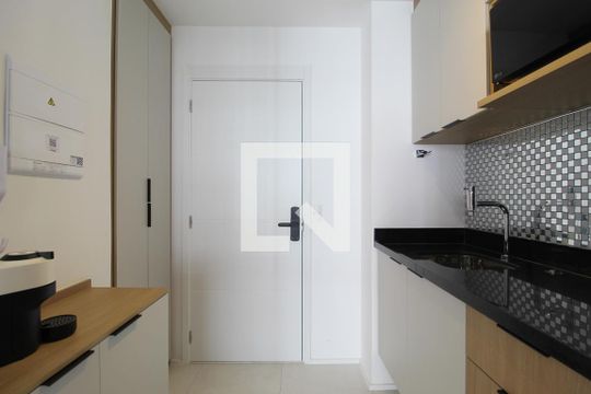 Cozinha de kitnet/studio para alugar com 1 quarto, 22m² em Itaim Bibi, São Paulo