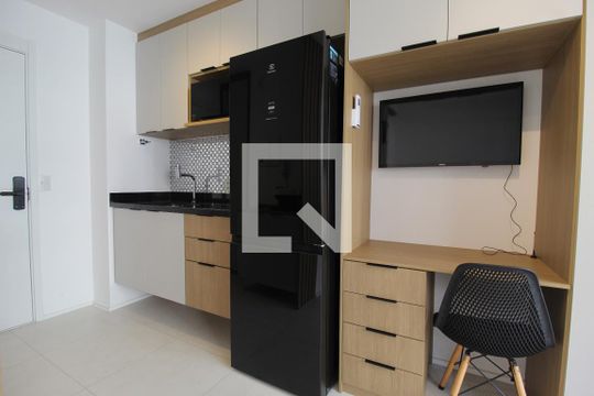Cozinha de kitnet/studio para alugar com 1 quarto, 22m² em Itaim Bibi, São Paulo