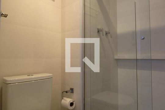 Banheiro da Suíte de kitnet/studio para alugar com 1 quarto, 22m² em Itaim Bibi, São Paulo
