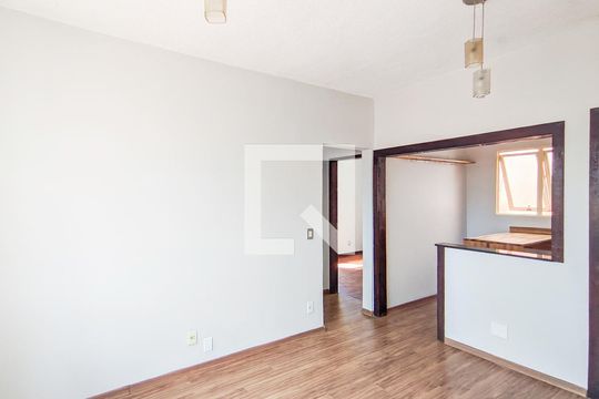 Sala de apartamento para alugar com 2 quartos, 71m² em Pompéia, Belo Horizonte