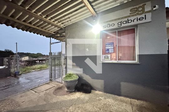 Fachada + Placa de apartamento à venda com 2 quartos, 58m² em Campina, São Leopoldo