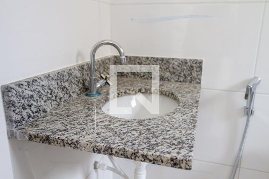 Banheiro de apartamento à venda com 1 quarto, 41m² em Vila Pereira Cerca, São Paulo