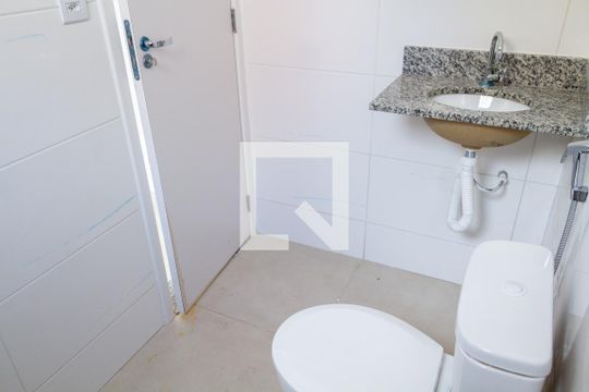 Banheiro de apartamento à venda com 1 quarto, 41m² em Vila Pereira Cerca, São Paulo