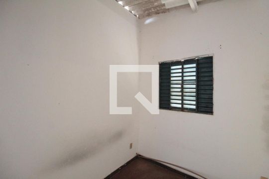 Casa dos Fundos | Quartos de casa à venda com 5 quartos, 360m² em Floramar, Belo Horizonte