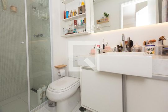 Banheiro da Suíte de apartamento à venda com 1 quarto, 47m² em Moema, São Paulo