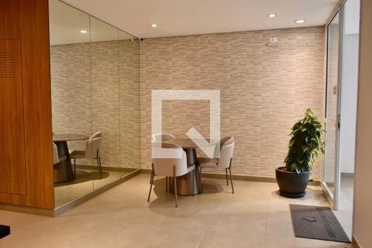 Área comum de kitnet/studio para alugar com 0 quarto, 25m² em Vila da Saúde, São Paulo
