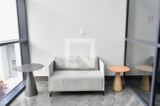 Entrada de kitnet/studio para alugar com 0 quarto, 25m² em Vila da Saúde, São Paulo