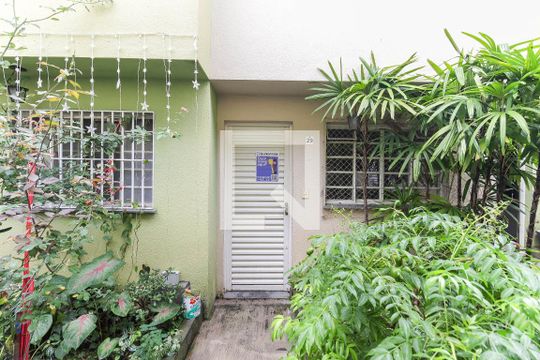 Porta + Placa de casa de condomínio à venda com 2 quartos, 62m² em Jardim Norma, São Paulo