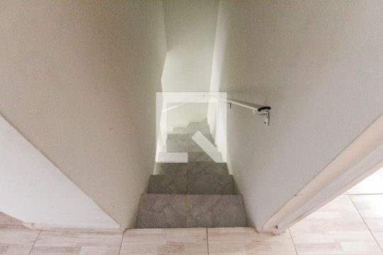 Escada de casa de condomínio à venda com 2 quartos, 62m² em Jardim Norma, São Paulo
