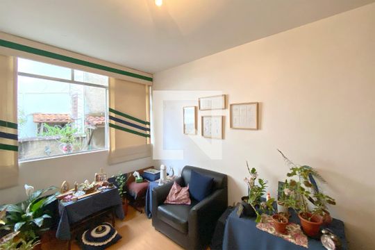 Quarto 2 de casa à venda com 6 quartos, 345m² em Mangabeiras, Belo Horizonte