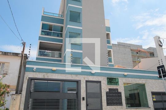 Fachada de casa de condomínio para alugar com 2 quartos, 42m² em Vila Granada, São Paulo