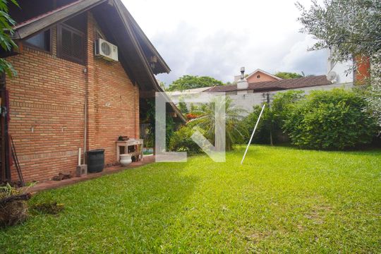 Quintal de casa à venda com 5 quartos, 300m² em Vila Rosa, Novo Hamburgo