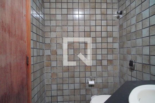 Banheiro de casa à venda com 5 quartos, 300m² em Vila Rosa, Novo Hamburgo