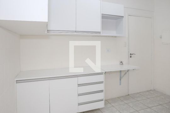 Cozinha de apartamento para alugar com 3 quartos, 120m² em Lapa, São Paulo