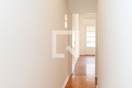 Corredor de apartamento para alugar com 3 quartos, 120m² em Lapa, São Paulo