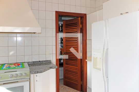 Cozinha de casa de condomínio para alugar com 3 quartos, 779m² em Condomínio Estância Marambaia, Vinhedo