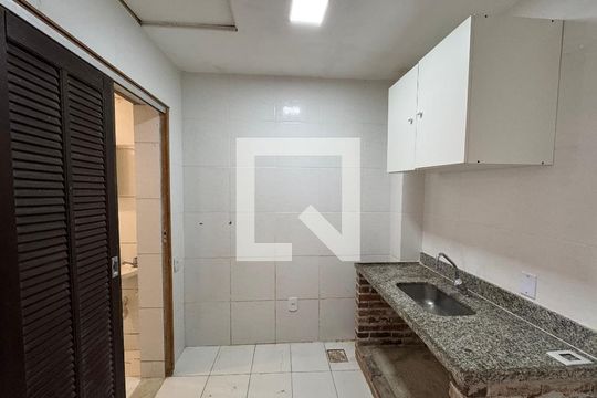 Cozinha de casa para alugar com 1 quarto, 30m² em Recreio dos Bandeirantes, Rio de Janeiro